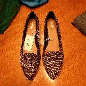 BNWT pointed toe flats